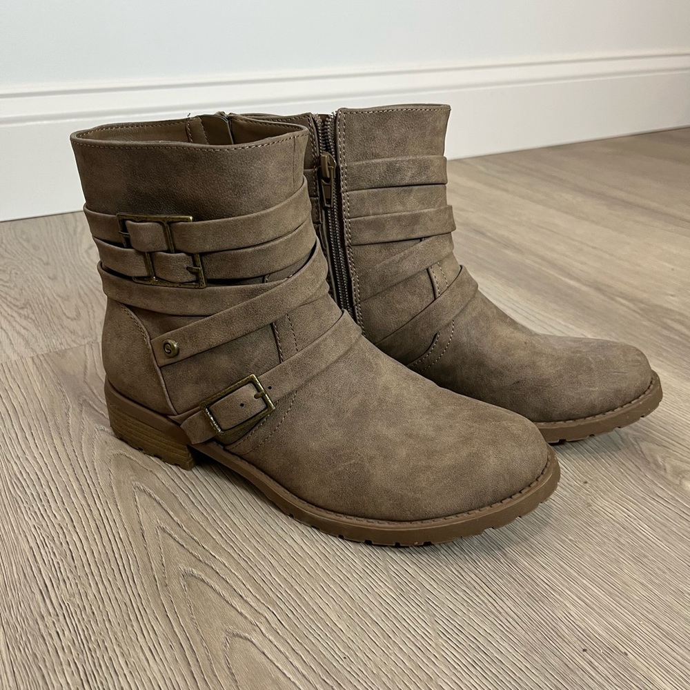 Guess Boots- size 8.5 medium width